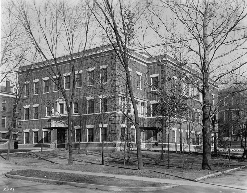 Noyes Hall in 1922