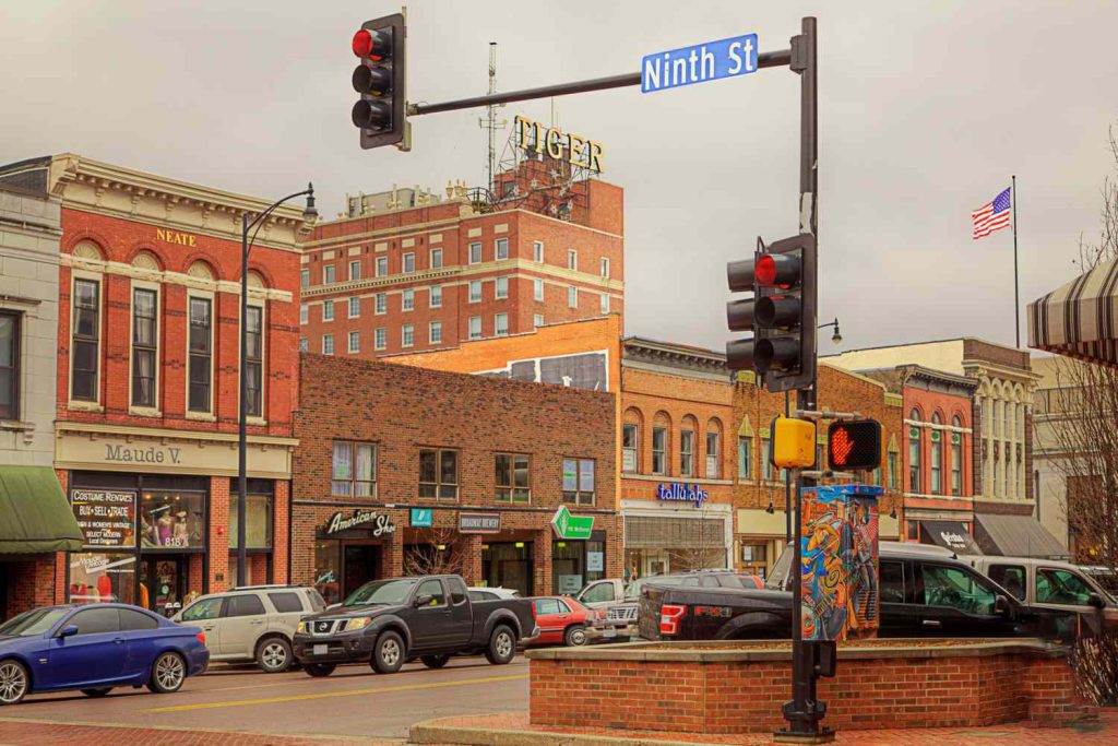 Photo looking down Ninth St.