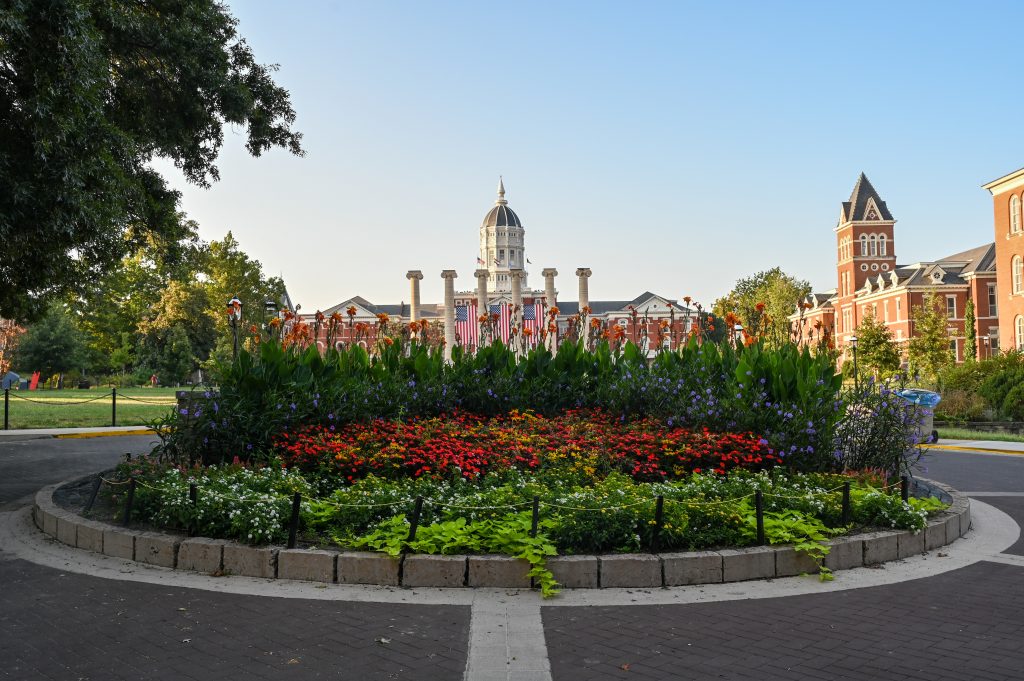 8th Street Circle Drive Garden